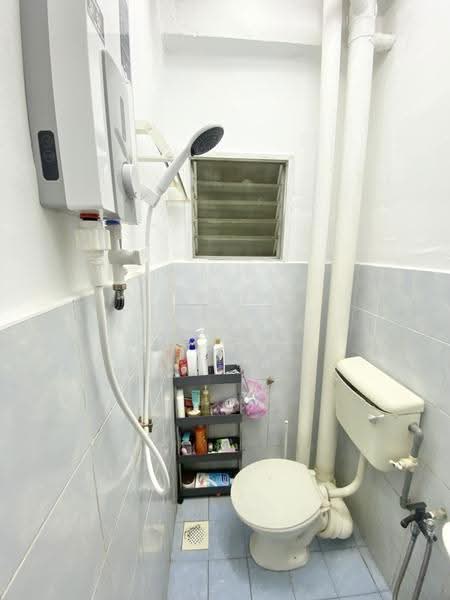 Rumah Flat untuk Disewa di Mutiara Magna - SHAMIL . - Bathroom - PropertyGuru.com.my