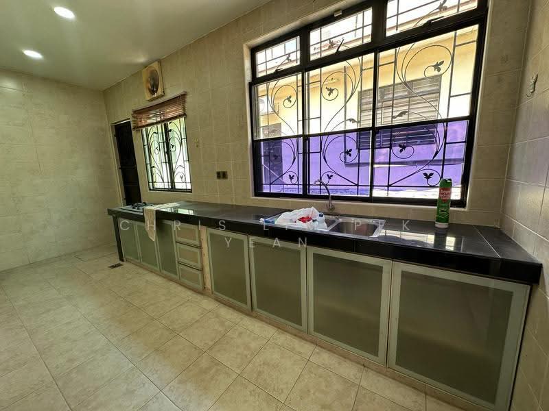 2-storey Terraced House for Sale in Sungai Long (Bandar Sungai Long) - Chris Lim Pek Yean - Kitchen - PropertyGuru.com.my