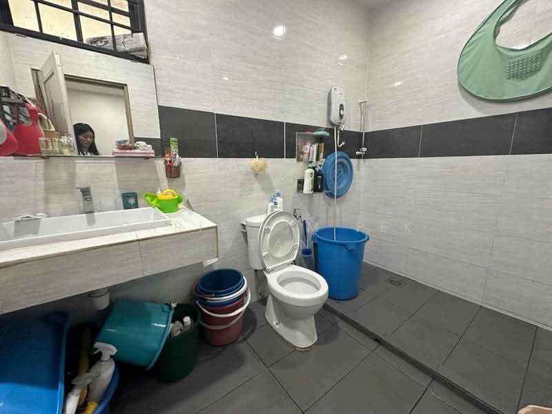 Semi-Detached House for Sale in Bandar Sungai Long (Selangor) - Chris Lim Pek Yean - Bathroom - PropertyGuru.com.my