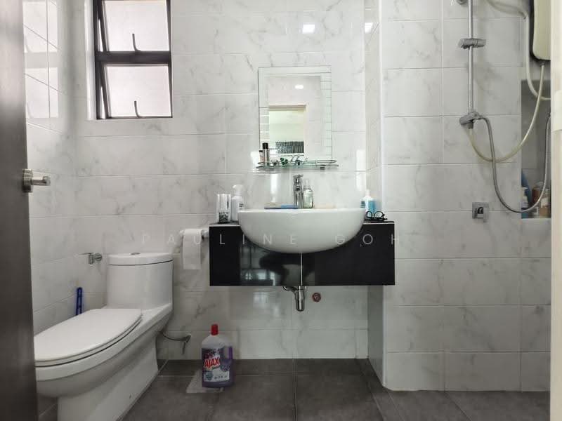 Kediaman Servis untuk Dijual di Sky Breeze Service Apartment - Pauline Goh - Bathroom - PropertyGuru.com.my