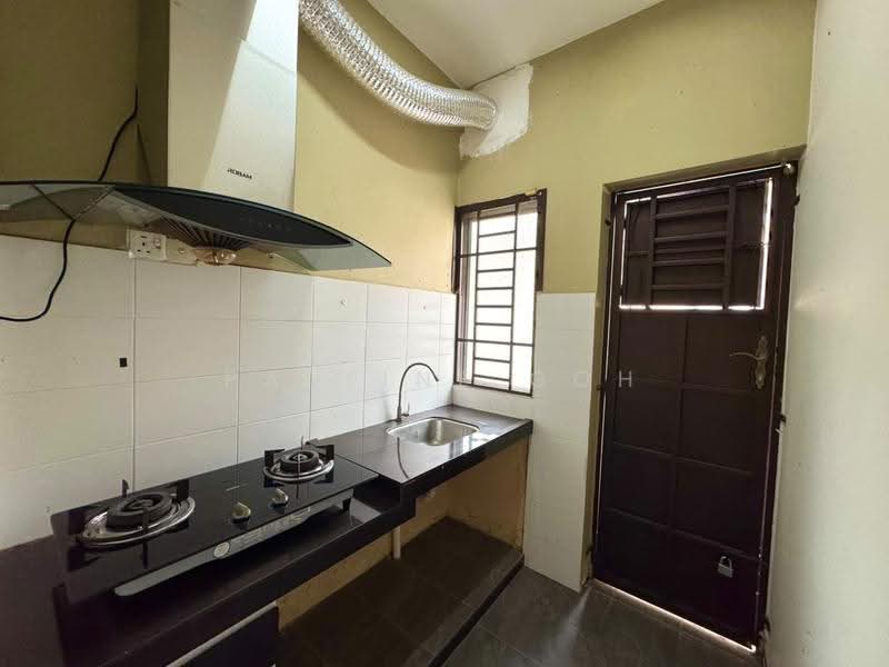 Rumah Teres 1-Tingkat untuk Dijual di Austin Crest (Johor Bahru) - Pauline Goh - Kitchen - PropertyGuru.com.my