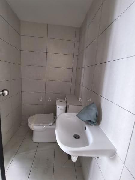Kediaman Servis untuk Dijual di MARC Residences - Jane Ng - Bathroom - PropertyGuru.com.my