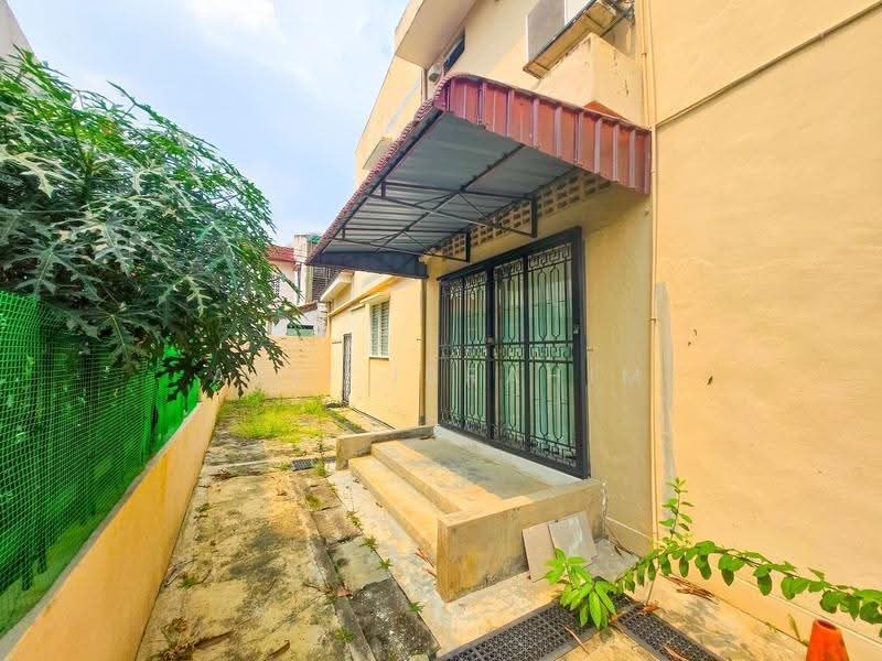 Rumah Teres 2-Tingkat untuk Dijual di Taman Maluri (Cheras) - Azli Ibrahim - Exterior - PropertyGuru.com.my