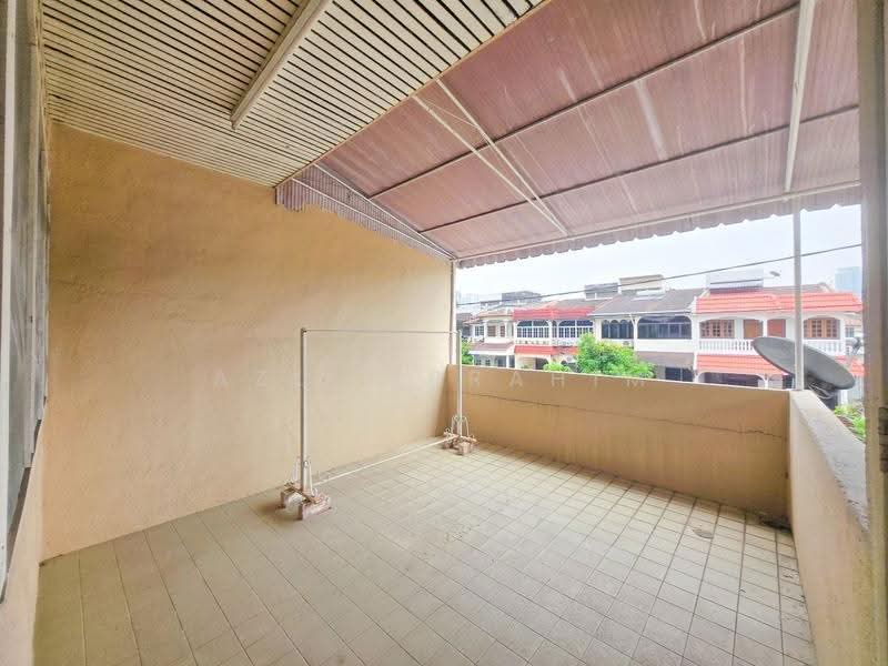 Rumah Teres 2-Tingkat untuk Dijual di Taman Maluri (Cheras) - Azli Ibrahim - Balcony - PropertyGuru.com.my