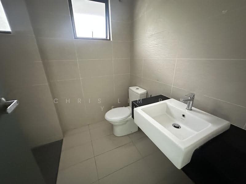 3-storey Terraced House for Sale in Cheras (Selangor) - Chris Lim Pek Yean - Bathroom - PropertyGuru.com.my