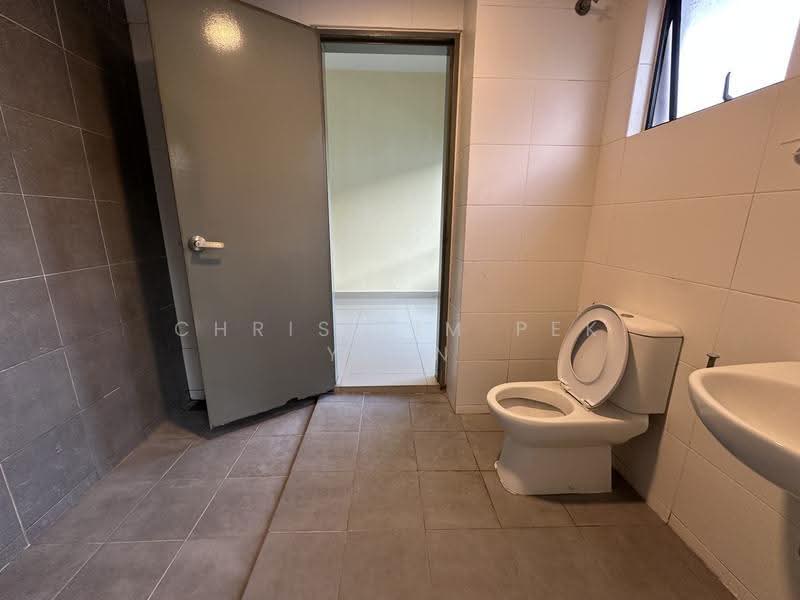3-storey Terraced House for Sale in Cheras (Selangor) - Chris Lim Pek Yean - Bathroom - PropertyGuru.com.my
