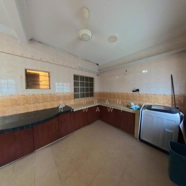 Rumah Teres 2-Tingkat untuk Dijual di Taman Sutera (Kajang) - Fauran Nawawi - Kitchen - PropertyGuru.com.my