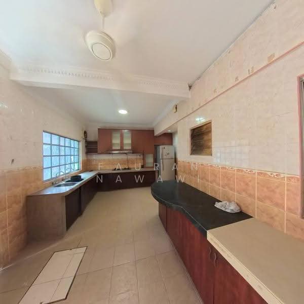 Rumah Teres 2-Tingkat untuk Dijual di Taman Sutera (Kajang) - Fauran Nawawi - Kitchen - PropertyGuru.com.my