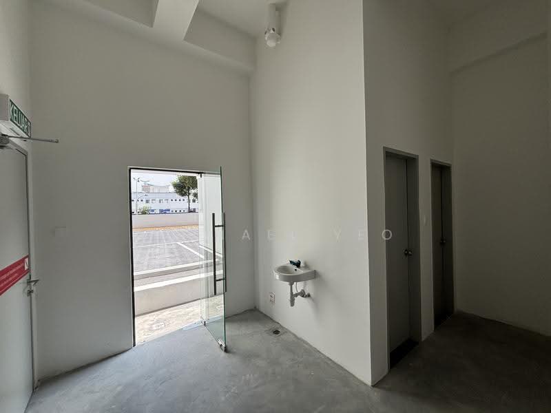 Shop / Office untuk Disewa di Bandar Bukit Tinggi (Klang) - Michael Yeo - Entrance - PropertyGuru.com.my