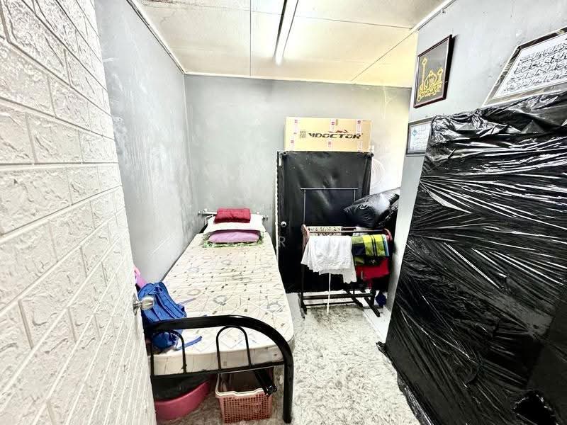 1.5-storey Terraced House for Sale in Semenyih (Selangor) - Fazri . - Bedroom - PropertyGuru.com.my