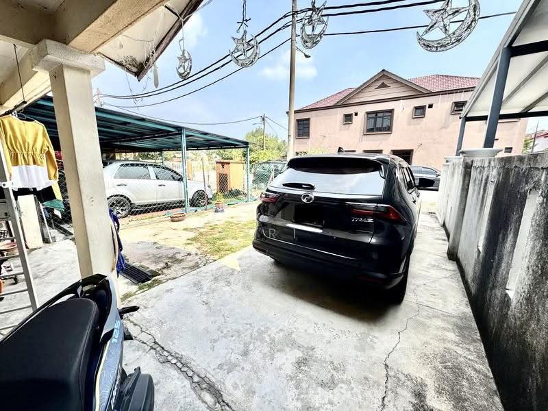 1.5-storey Terraced House for Sale in Semenyih (Selangor) - Fazri . - Exterior - PropertyGuru.com.my