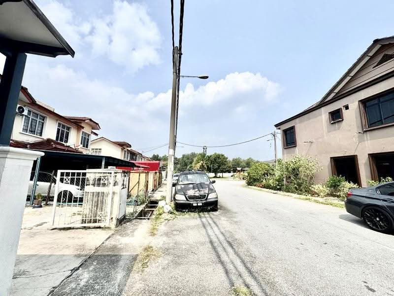1.5-storey Terraced House for Sale in Semenyih (Selangor) - Fazri . - Exterior - PropertyGuru.com.my