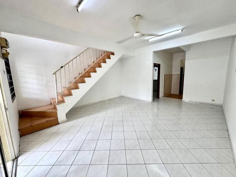 Rumah Teres 2-Tingkat untuk Dijual di Semenyih (Selangor) - Fazri . - Living Room - PropertyGuru.com.my