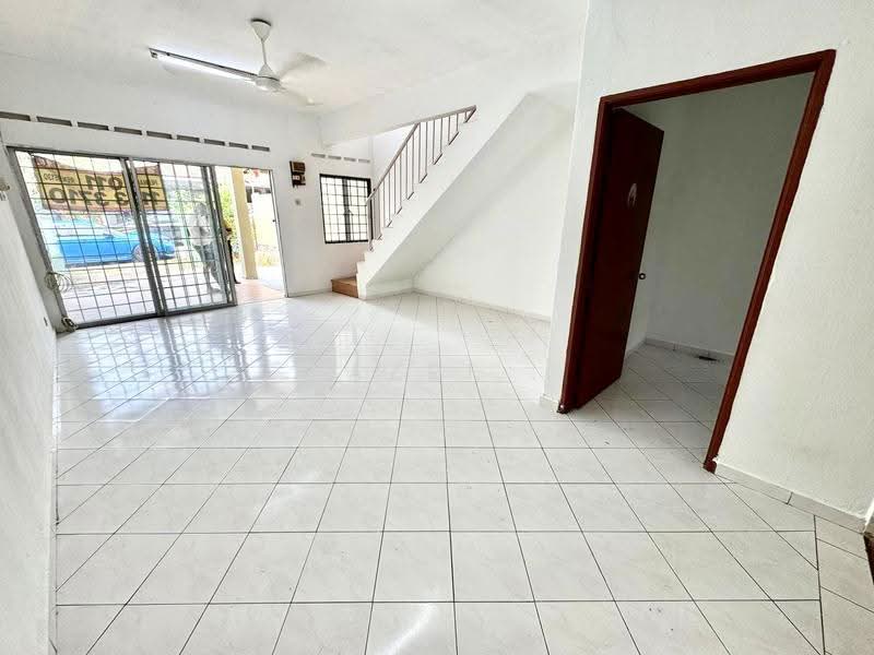 Rumah Teres 2-Tingkat untuk Dijual di Semenyih (Selangor) - Fazri . - Living Room - PropertyGuru.com.my