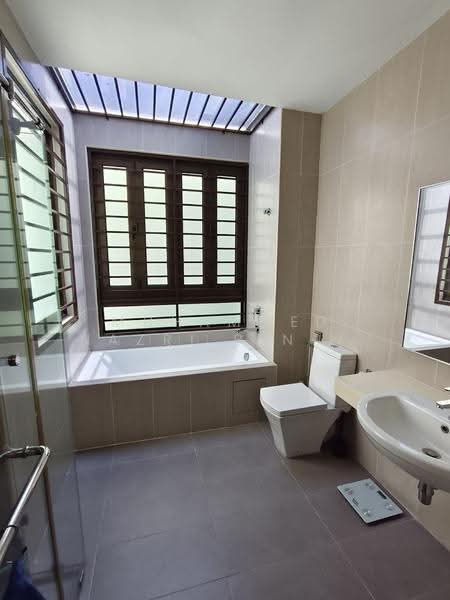 Semi-Detached House for Sale in Kota Seriemas (Nilai) - Muhammed Nazri bin Mustapha - Bathroom - PropertyGuru.com.my