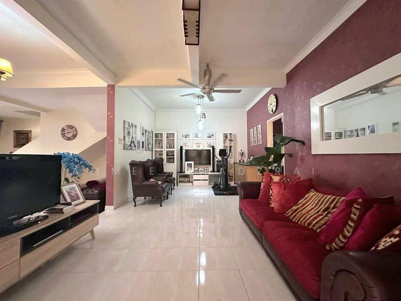 2-storey Terraced House for Sale in Taman Desa Melati (Nilai) - Ammeer Nadzrai - Living Room - PropertyGuru.com.my