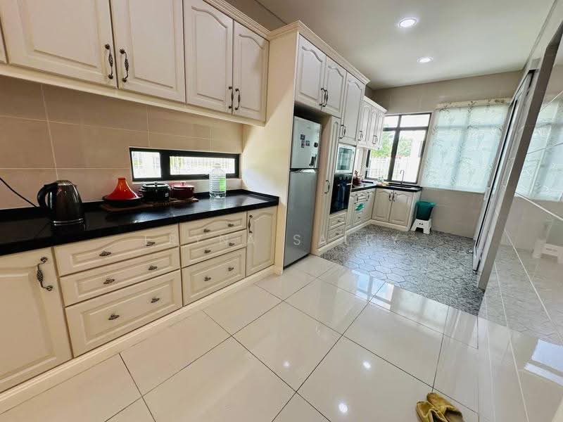 2-storey Terraced House for Sale in Sepang (Selangor) - Eryna Sairy - PropertyGuru.com.my