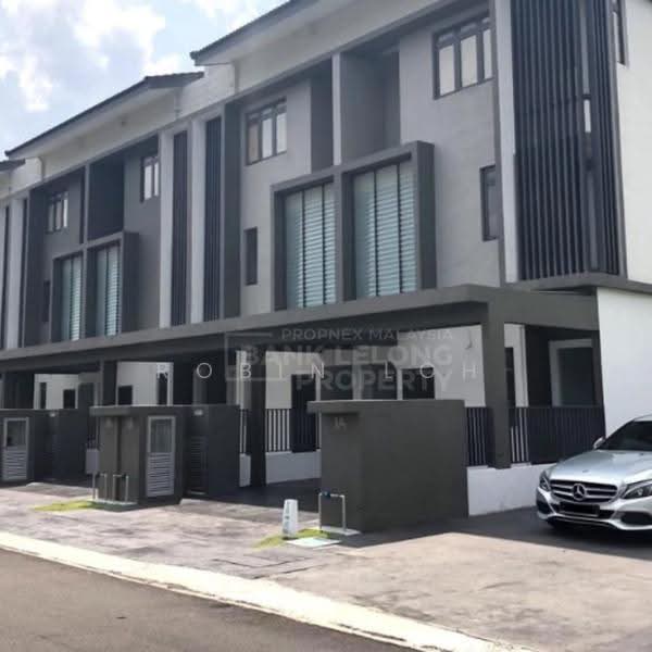 Rumah Teres 2-Tingkat untuk Dijual di Bandar Mahkota Cheras (Cheras) - Robin Loh - Exterior - PropertyGuru.com.my