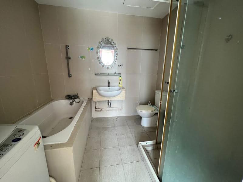 Kediaman Servis untuk Disewa di 231 TR Serviced Suite - Jaden Yap - Bathroom - PropertyGuru.com.my