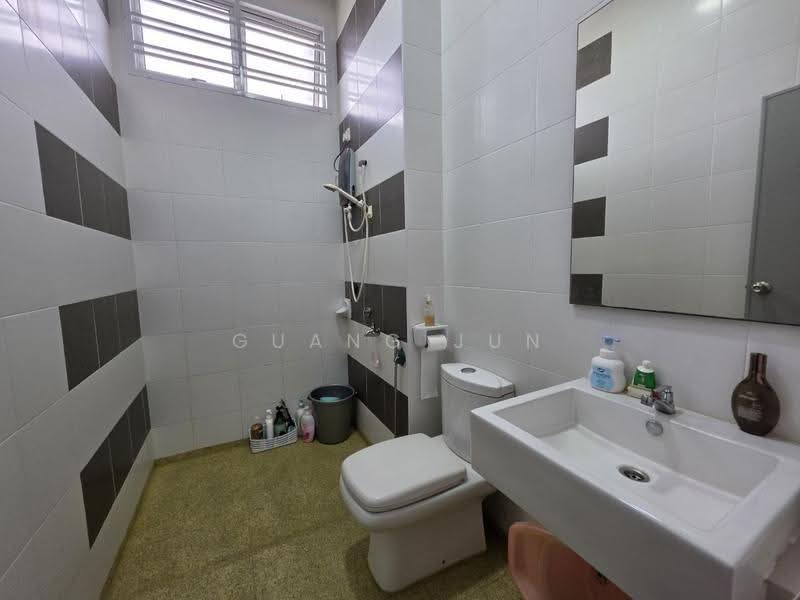 2-storey Terraced House for Sale in Ulu Tiram (Johor) - Guang Jun Loh - Bathroom - PropertyGuru.com.my