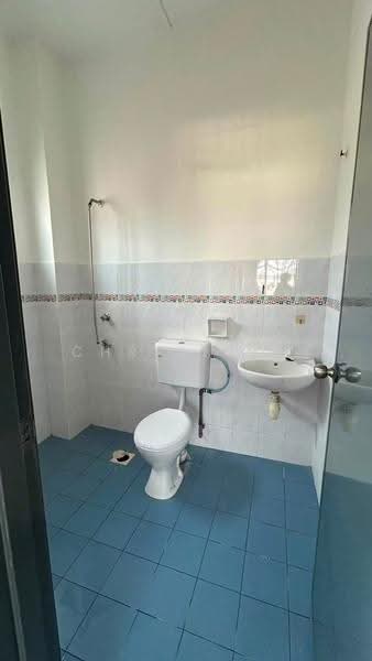 Rumah Teres 2-Tingkat untuk Disewa di Taman Daya (Johor Bahru) - Christina Ling - Bathroom - PropertyGuru.com.my