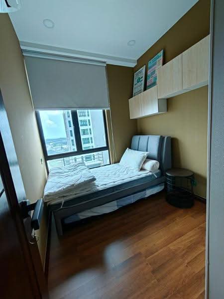 Service Residence for Sale at D'Summit Residences - Zora Gan - Bedroom - PropertyGuru.com.my