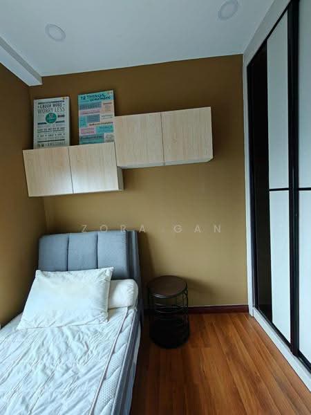 Service Residence for Sale at D'Summit Residences - Zora Gan - Bedroom - PropertyGuru.com.my