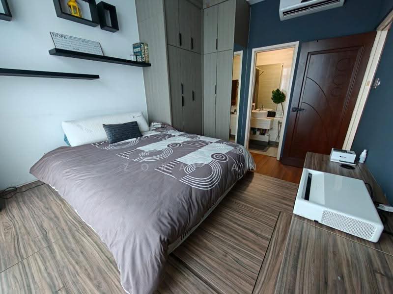 Service Residence for Sale at D'Summit Residences - Zora Gan - Bedroom - PropertyGuru.com.my