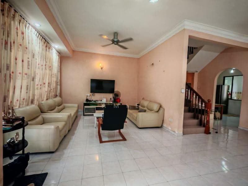 2-storey Terraced House for Sale in Ipoh (Perak) - Amie Chong - Living Room - PropertyGuru.com.my