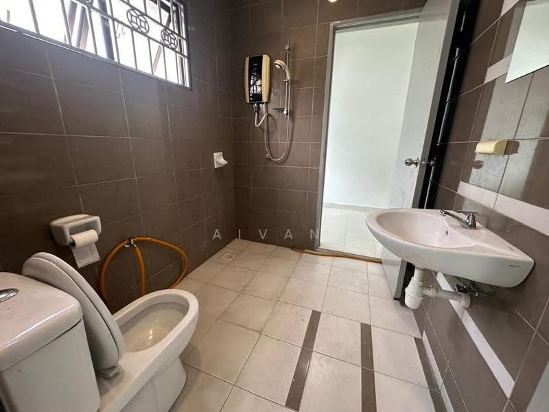 Terraced House for Sale in Bandar Mahkota Cheras (Cheras) - Aivan Ng - Bathroom - PropertyGuru.com.my