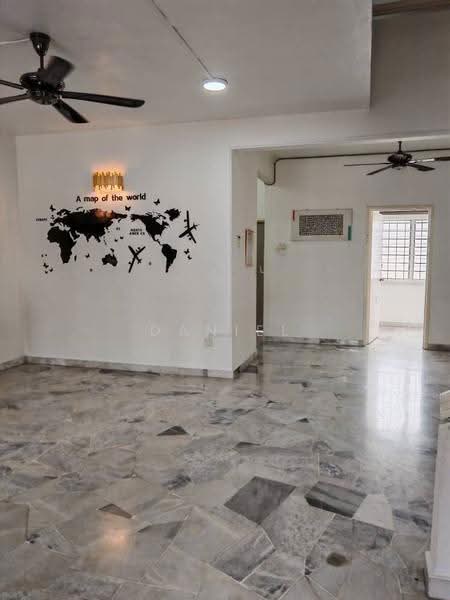 Rumah Teres 2-Tingkat untuk Dijual di Taman Pasir Putih (Pasir Gudang) - Daniel Yong - Living Room - PropertyGuru.com.my
