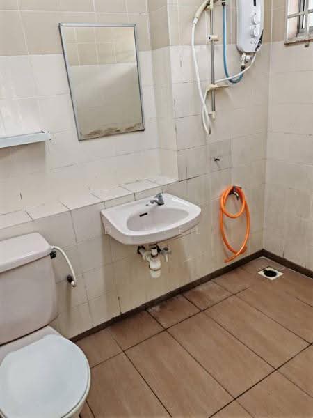 Rumah Teres 2-Tingkat untuk Dijual di Taman Pasir Putih (Pasir Gudang) - Daniel Yong - Bathroom - PropertyGuru.com.my