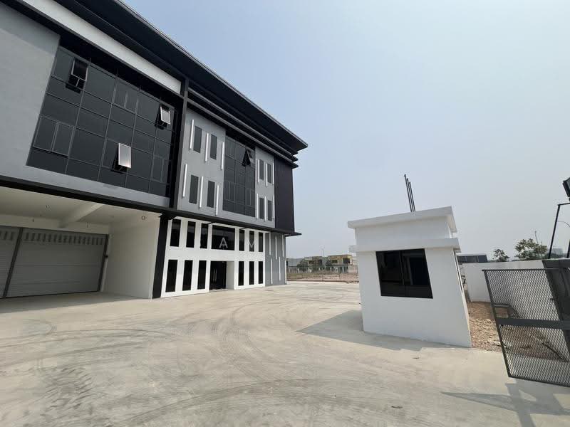 Detached Factory for Rent in Puncak Alam (Selangor) - Sam Tan - Exterior - PropertyGuru.com.my