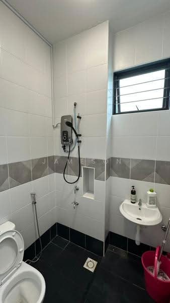 Rumah Teres 2-Tingkat untuk Disewa di Johor Bahru (Johor) - Jameson Choo - Bathroom - PropertyGuru.com.my