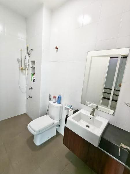 Cluster House for Sale in Taman Mount Austin (Tebrau) - Yik Tat - PropertyGuru.com.my