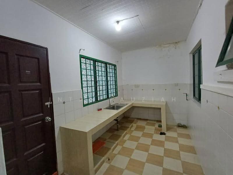Bungalow House for Rent in Petaling Jaya (Selangor) - Intan Fauziah Mohd Nazir - Kitchen - PropertyGuru.com.my
