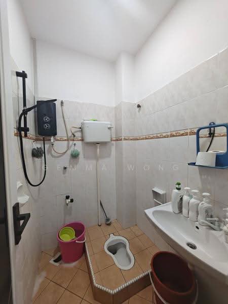1-storey Terraced House for Sale in Taman Setia Indah (Tebrau) - Gemma Wong - Bathroom - PropertyGuru.com.my