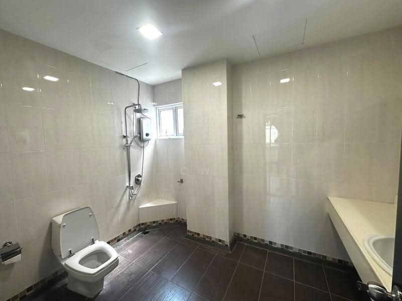 Semi-Detached House for Rent in Desa Parkcity (Kuala Lumpur) - CW Kong - Bathroom - PropertyGuru.com.my