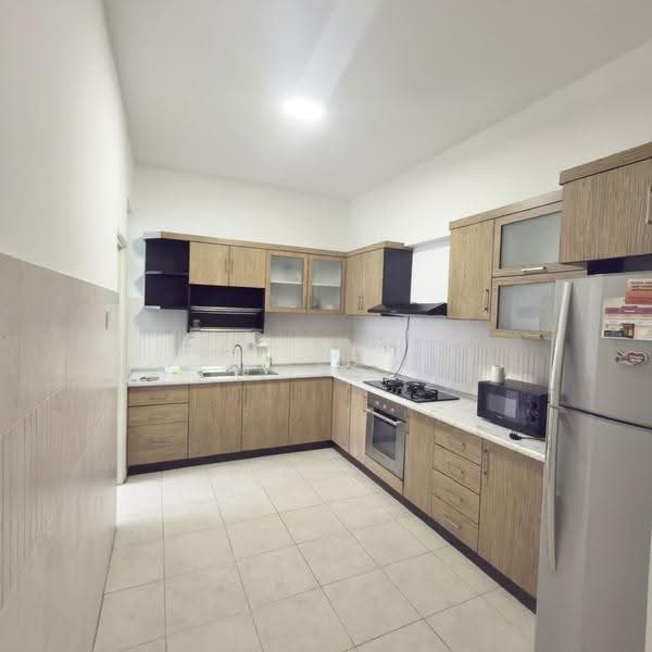 Kondominium untuk Disewa di Bayswater Resort Condominium - Weng Sern - Kitchen - PropertyGuru.com.my