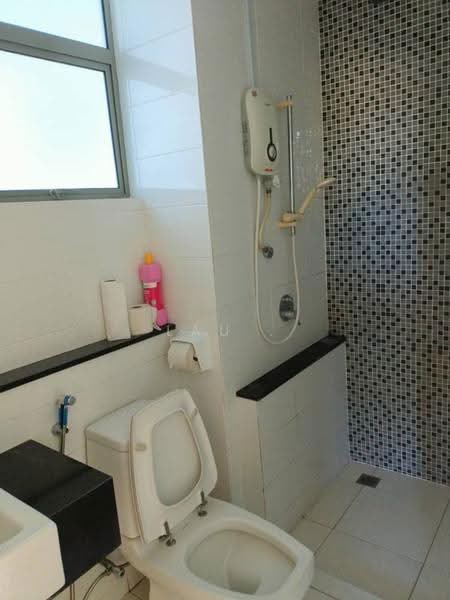 Kondominium untuk Disewa di All Seasons Park - LAU . - Bathroom - PropertyGuru.com.my