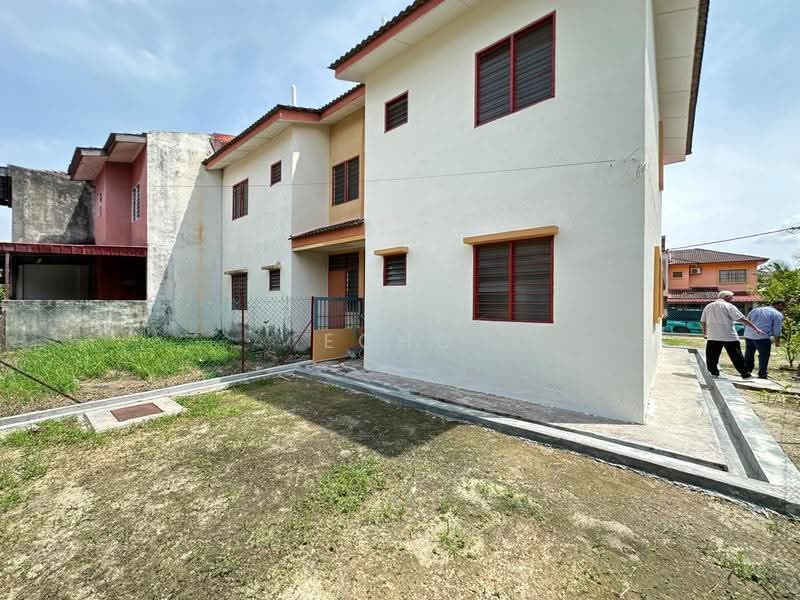 2-storey Terraced House for Sale in Kemboja (Bukit Beruntung) - Echo Kong - Exterior - PropertyGuru.com.my