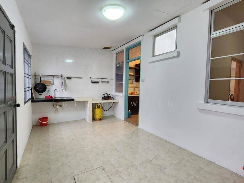 Rumah Teres 2-Tingkat untuk Dijual di Taman Setia Indah (Tebrau) - Gemma Wong - Kitchen - PropertyGuru.com.my