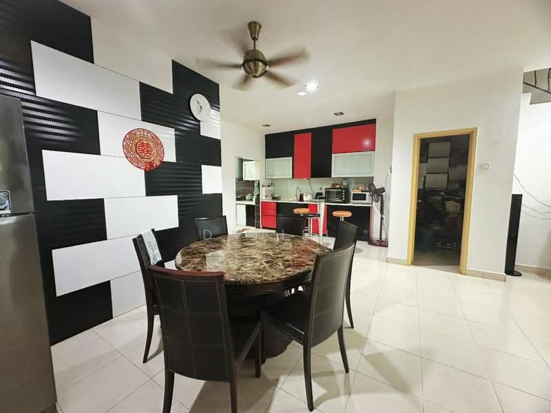 Rumah Teres 2-Tingkat untuk Dijual di Taman Gaya (Ulu Tiram) - Daniel Yong - Dining Room - PropertyGuru.com.my