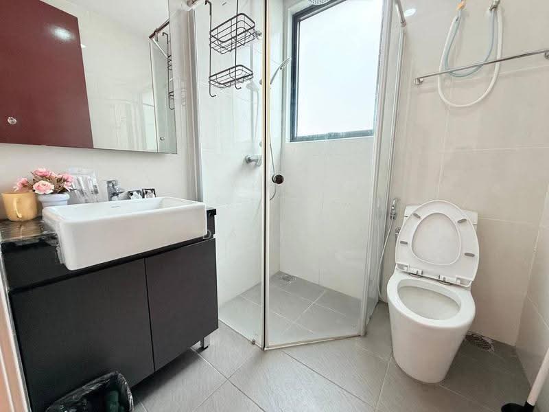 Condominium for Sale at Royal Strand @ Country Garden Danga Bay - Daniel Yong - Bathroom - PropertyGuru.com.my