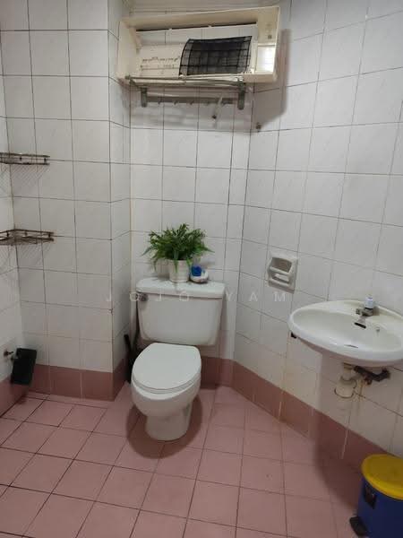 Condominium for Rent at City Garden Palm Villa Condominium - Jojo Yam - Bathroom - PropertyGuru.com.my