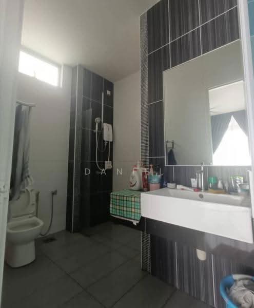 2-storey Terraced House for Sale in Taman Eco Cascadia (Tebrau) - Daniel Yong - Bathroom - PropertyGuru.com.my