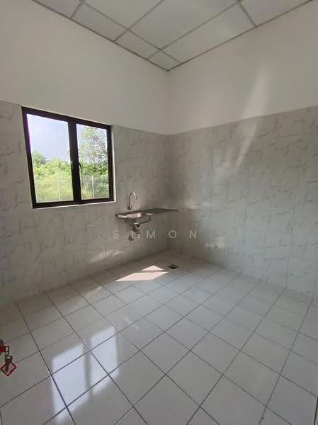 Kilang Berkembar untuk Disewa di Kampung Batu 9 Kebun Baru (Telok Panglima Garang) - Simon Tan - Kitchen - PropertyGuru.com.my