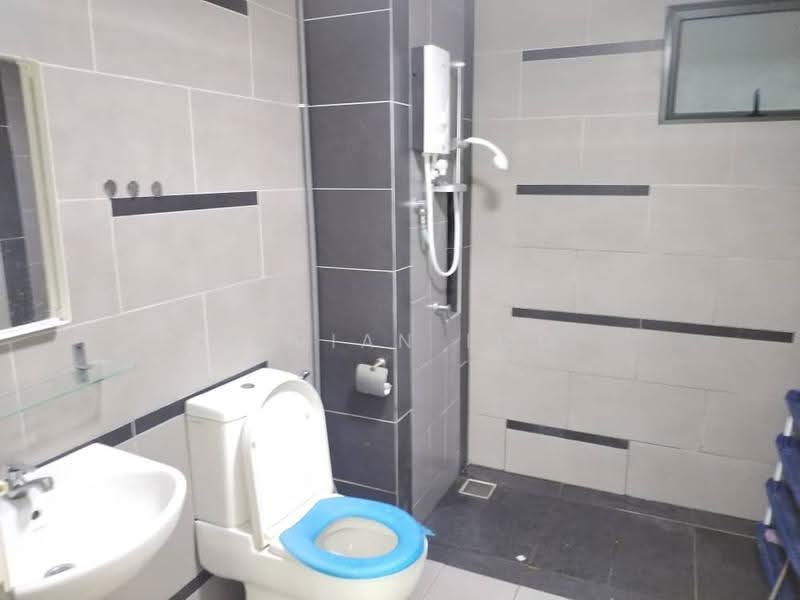 Condominium for Sale at The Z Residence - Adrian Loo - Bathroom - PropertyGuru.com.my