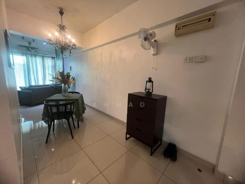 Kediaman Servis untuk Dijual di D'Alamanda - Ahmad Firdaus Mahmod - Living Room - PropertyGuru.com.my