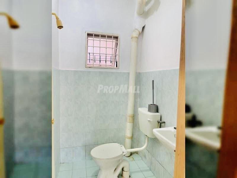 Pangsapuri untuk Disewa di Astana Alam Apartment 3 - Erin Yusof - Bathroom - PropertyGuru.com.my